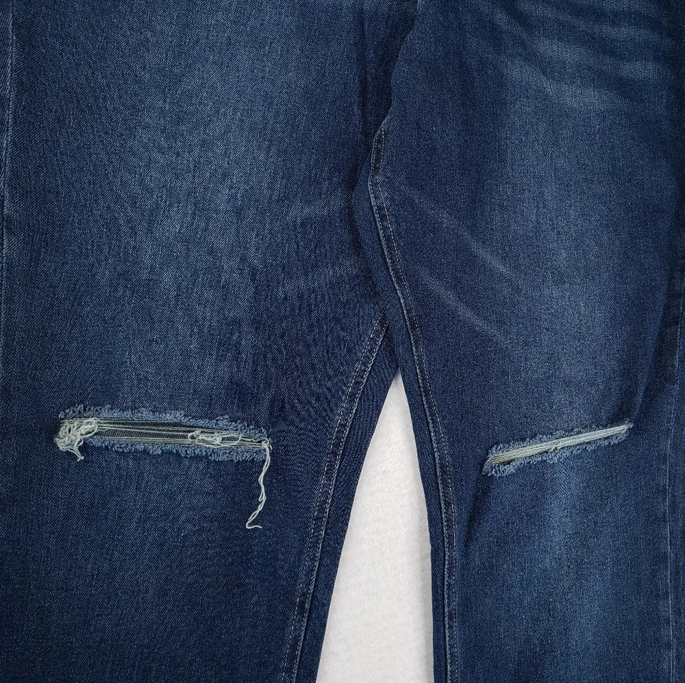 BP. Nordstrom Medium Wash Distressed Stretch MOM Jeans Sz 14 - Picture 4 of 9